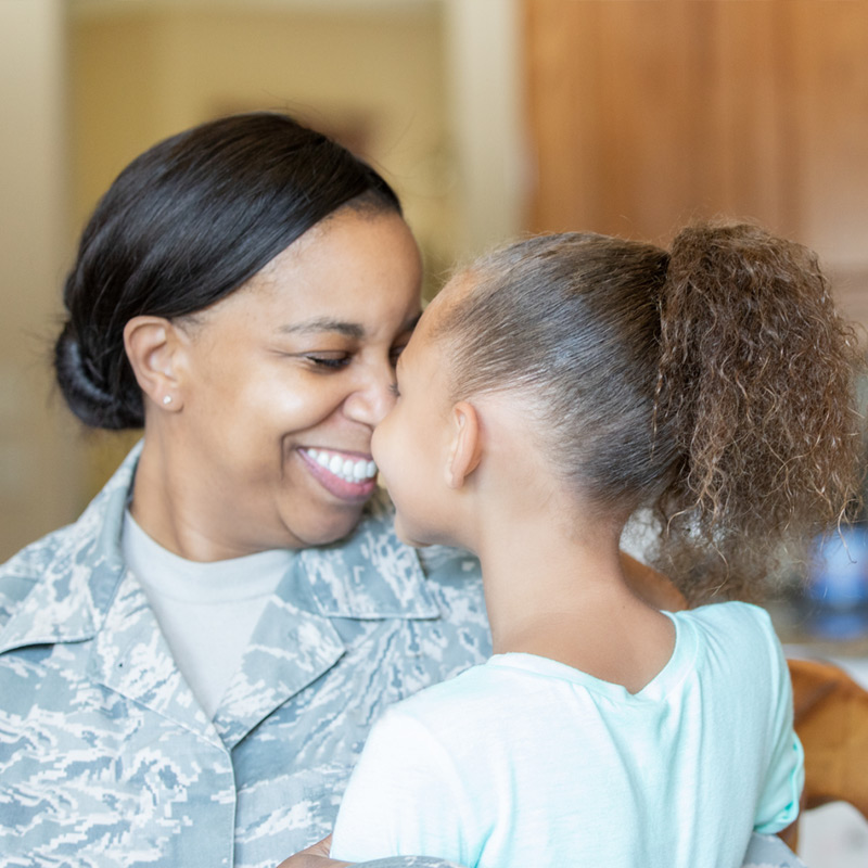 military-mom-daughter-mobile military-mom-daughter-mobile